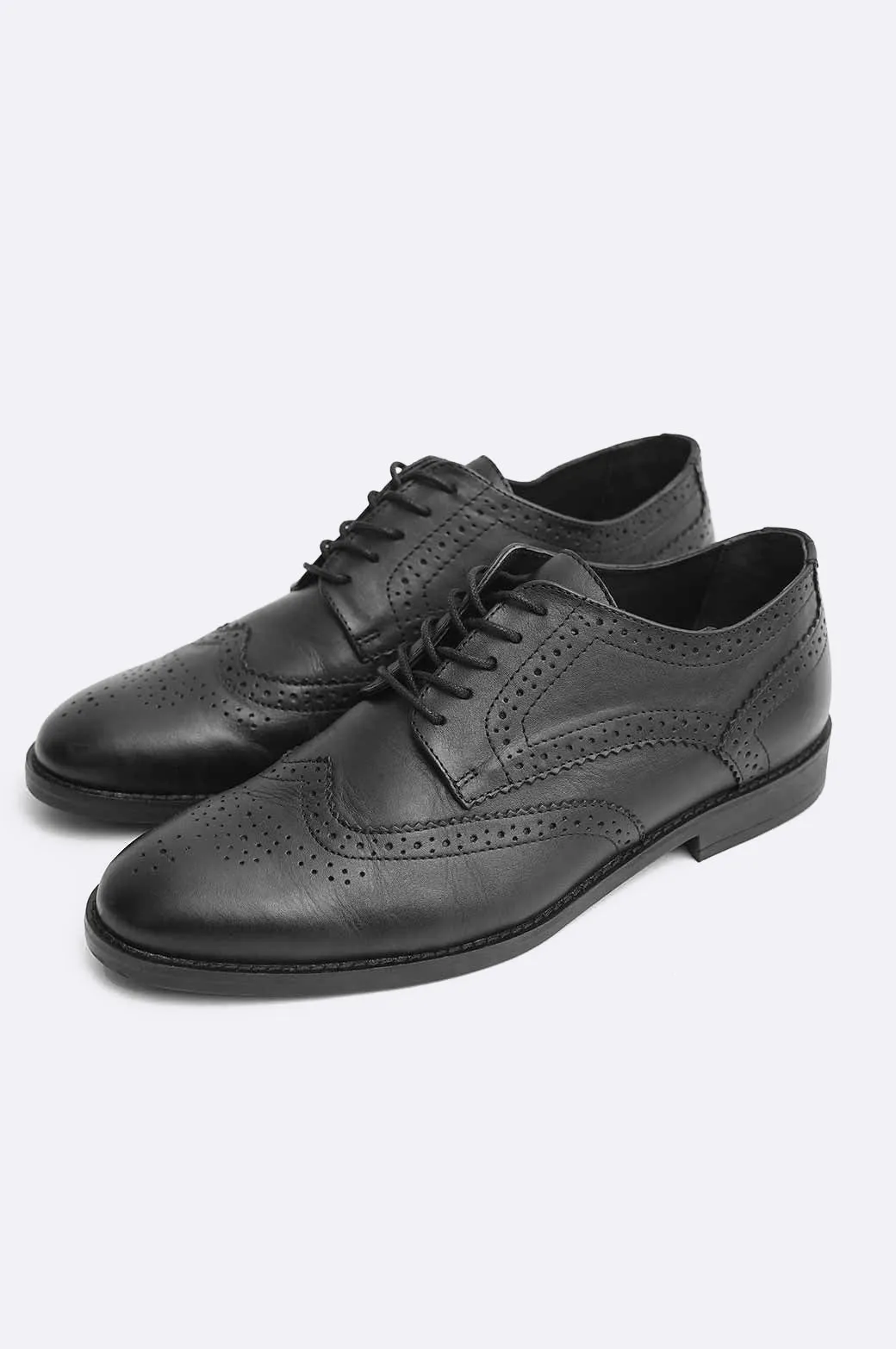 CLASSIC LEATHER BROGUES