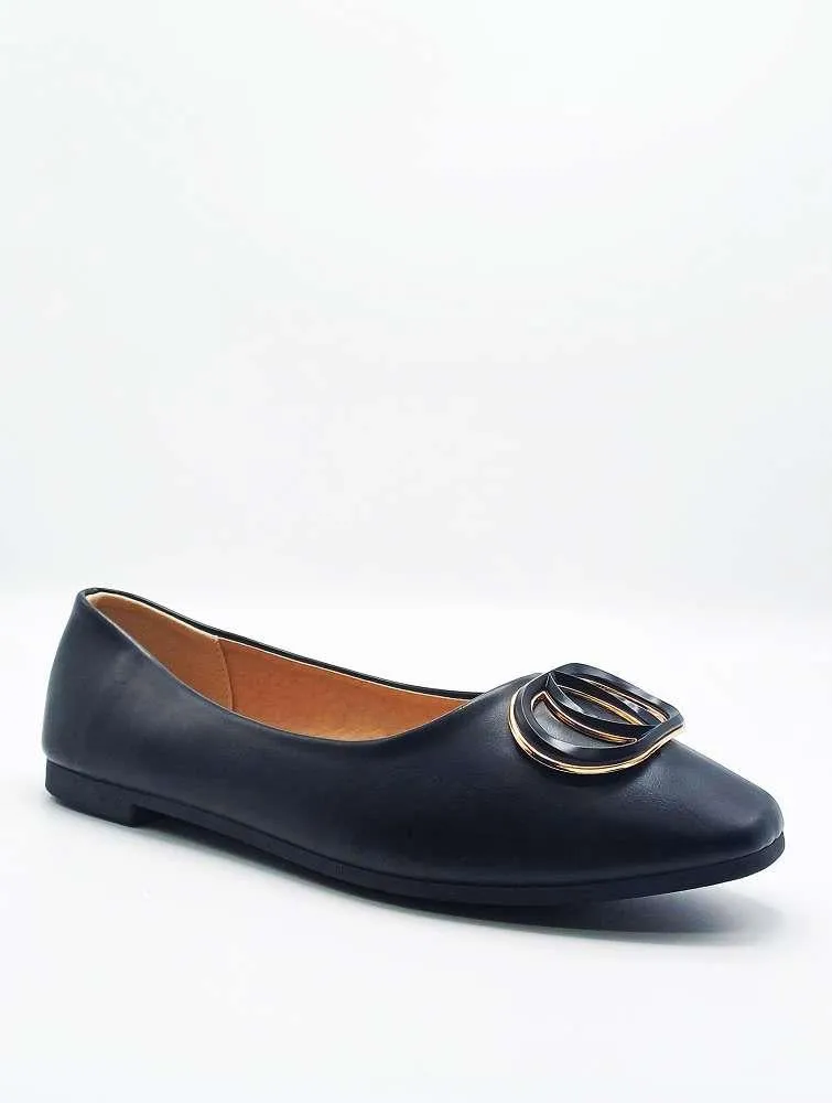 Vittoria Broach Detail Pumps in Black